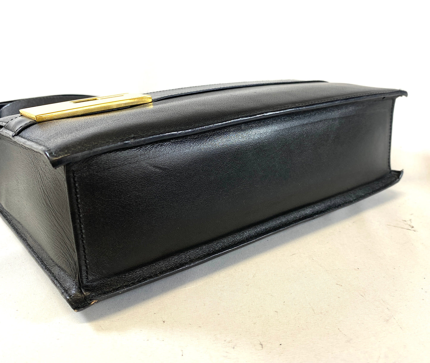 Vintage GUCCI Shoulder Bag G Hardware Leather Authentic AA610