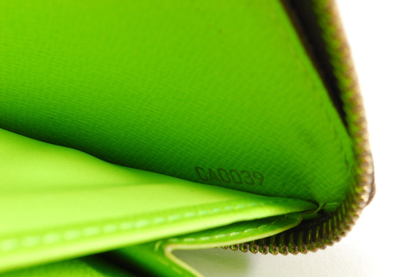 Louis-Vuitton Graffiti Zippy Wallet Letters Lime Green RARE A861