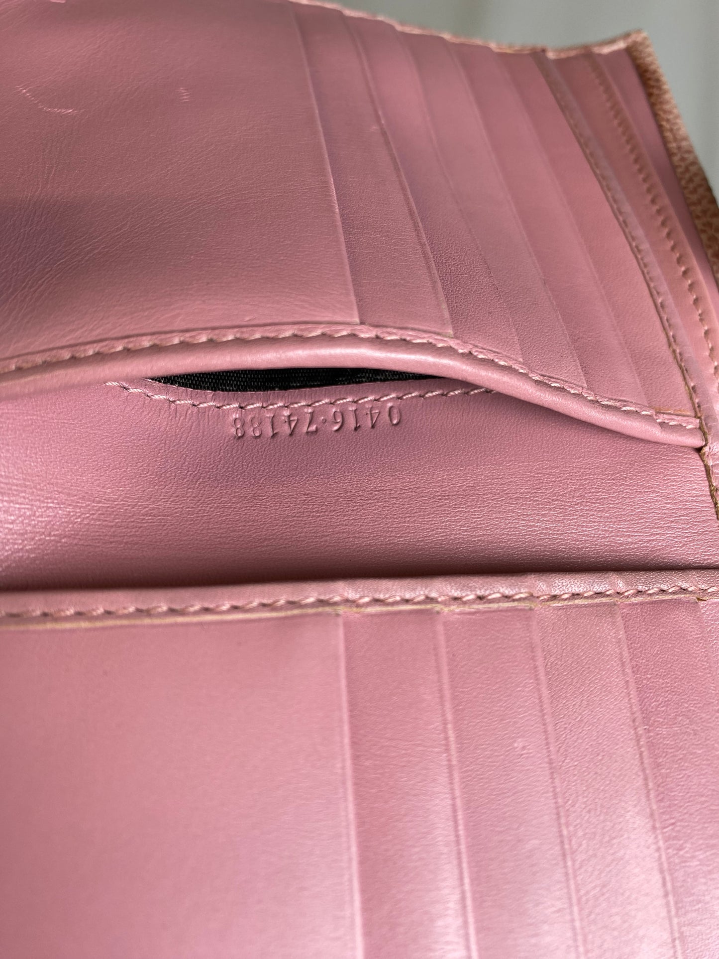 GUCCI Folding Wallet Light Pink Authentic AA65