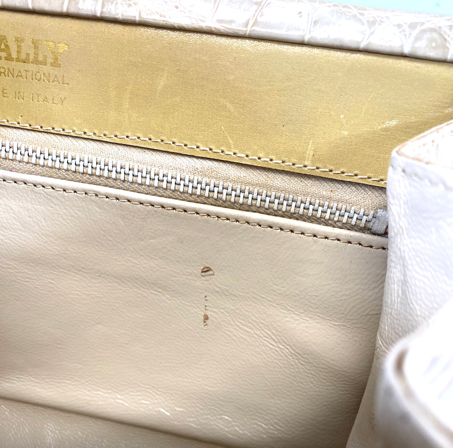 BALLY Leather Clutch Bag Authentic AA583