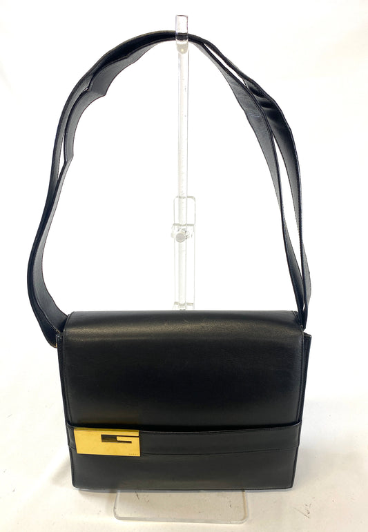 Vintage GUCCI Shoulder Bag G Hardware Leather Authentic AA610