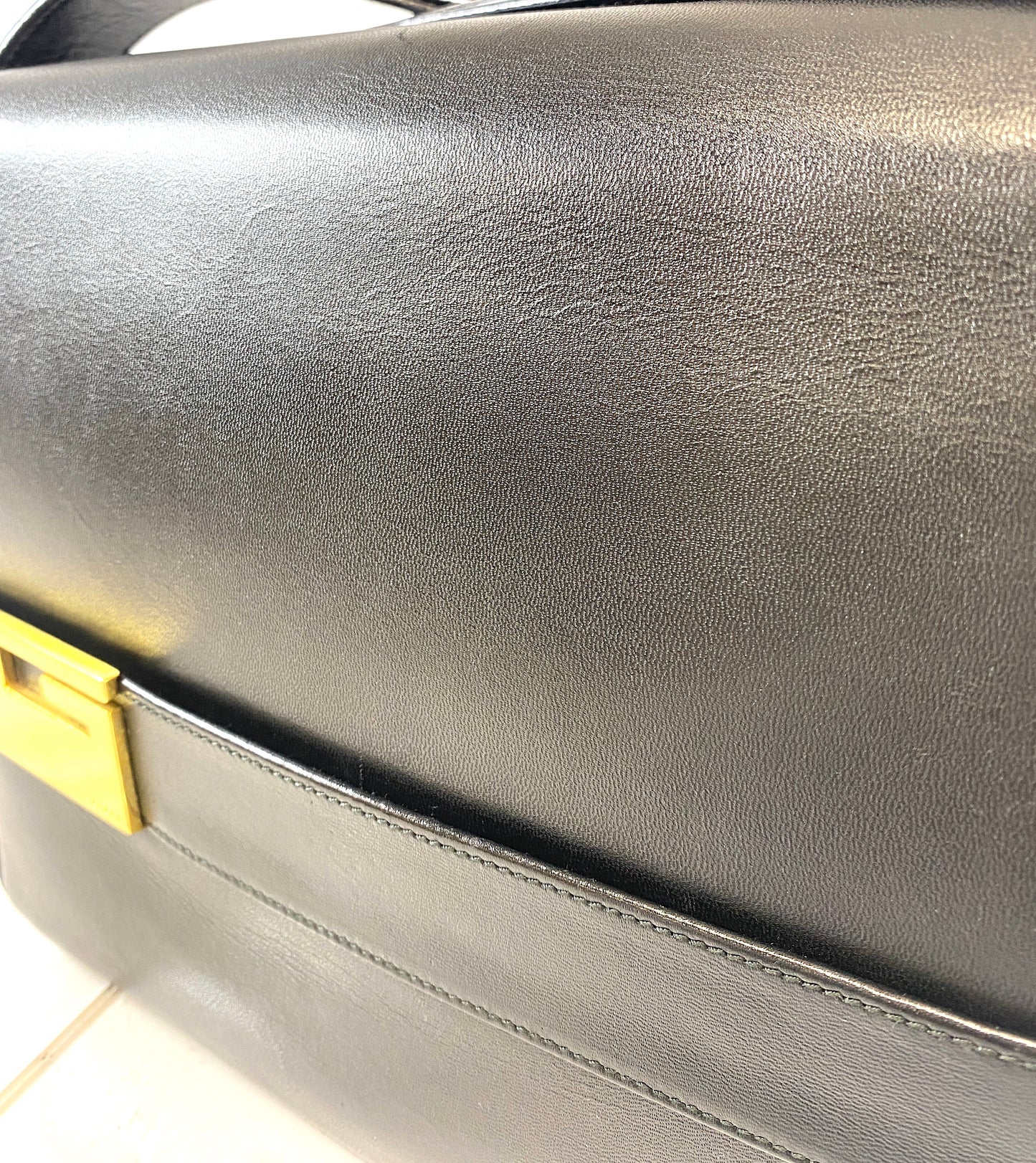 Vintage GUCCI Shoulder Bag G Hardware Leather Authentic AA610