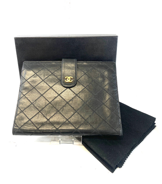 CHANEL Bicolor Clutch Bag Authentic AA614