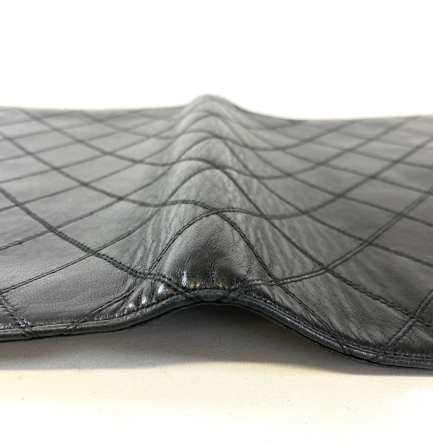 CHANEL Bicolor Clutch Bag Authentic AA614