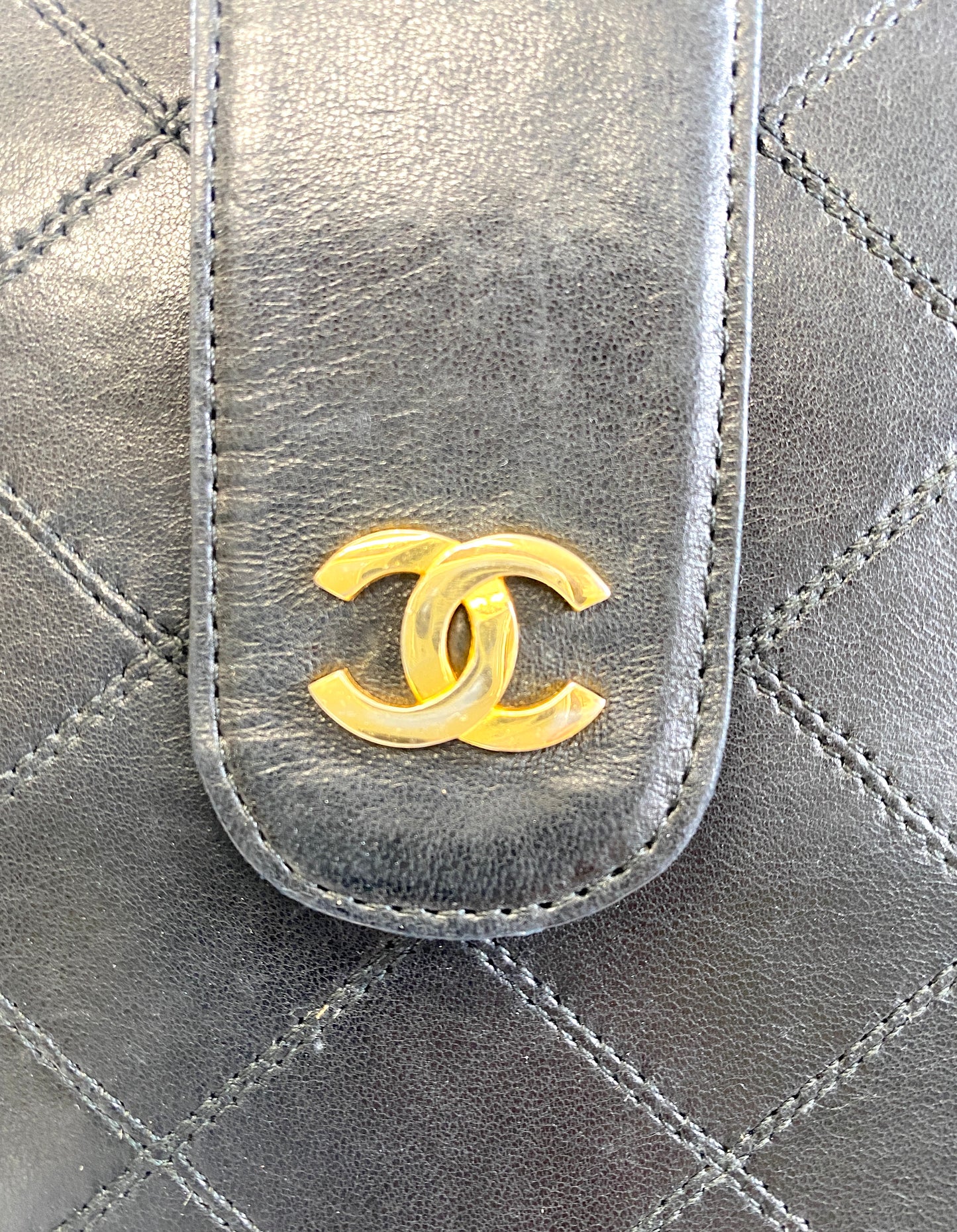 CHANEL Bicolor Clutch Bag Authentic AA614