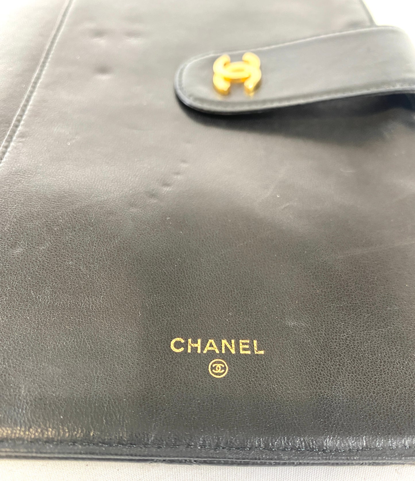 CHANEL Bicolor Clutch Bag Authentic AA614