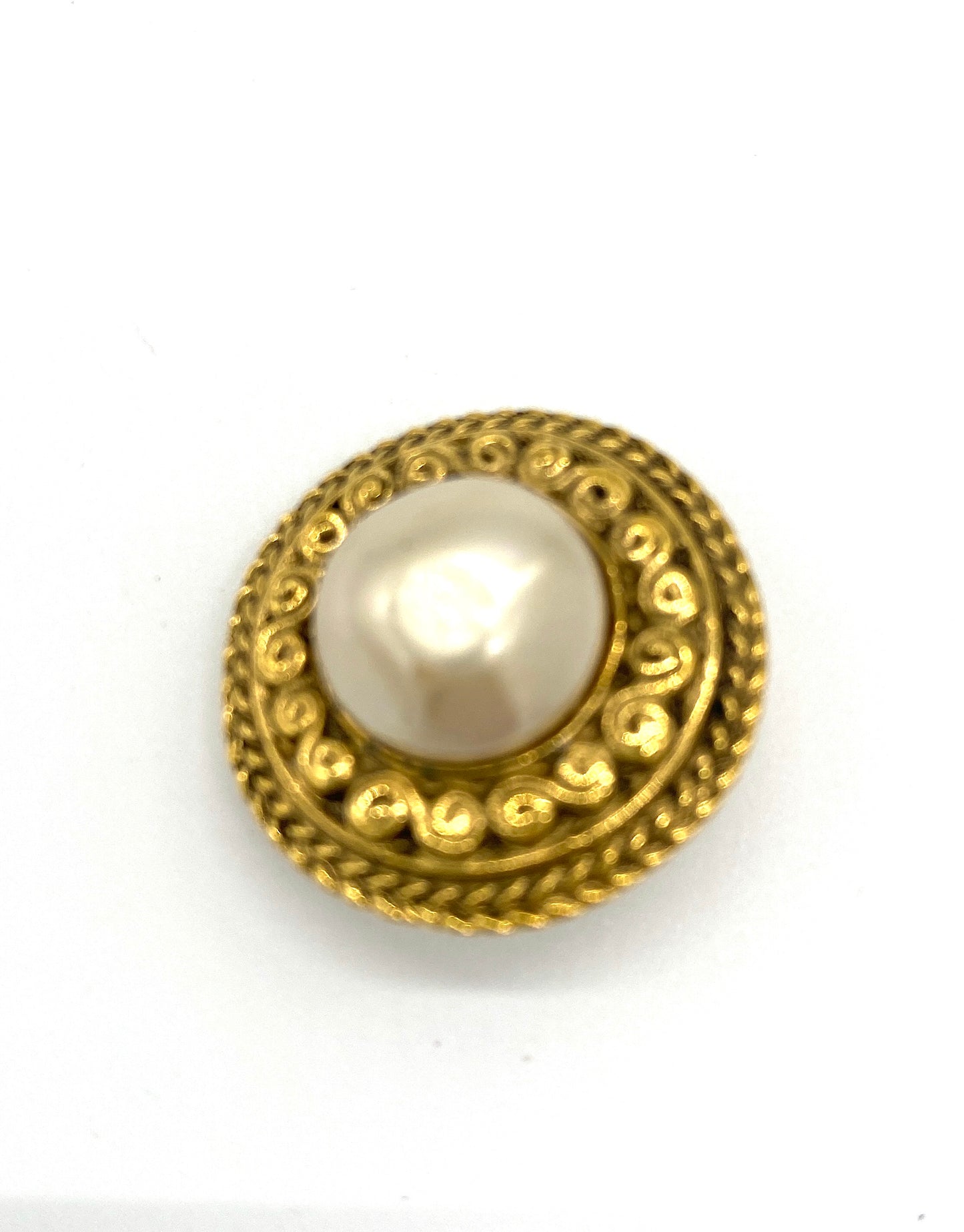 CHANEL Fake Pearl Earrings Authentic AA662