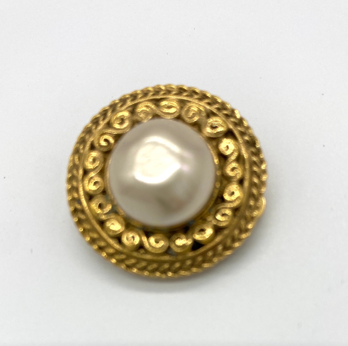 CHANEL Fake Pearl Earrings Authentic AA662