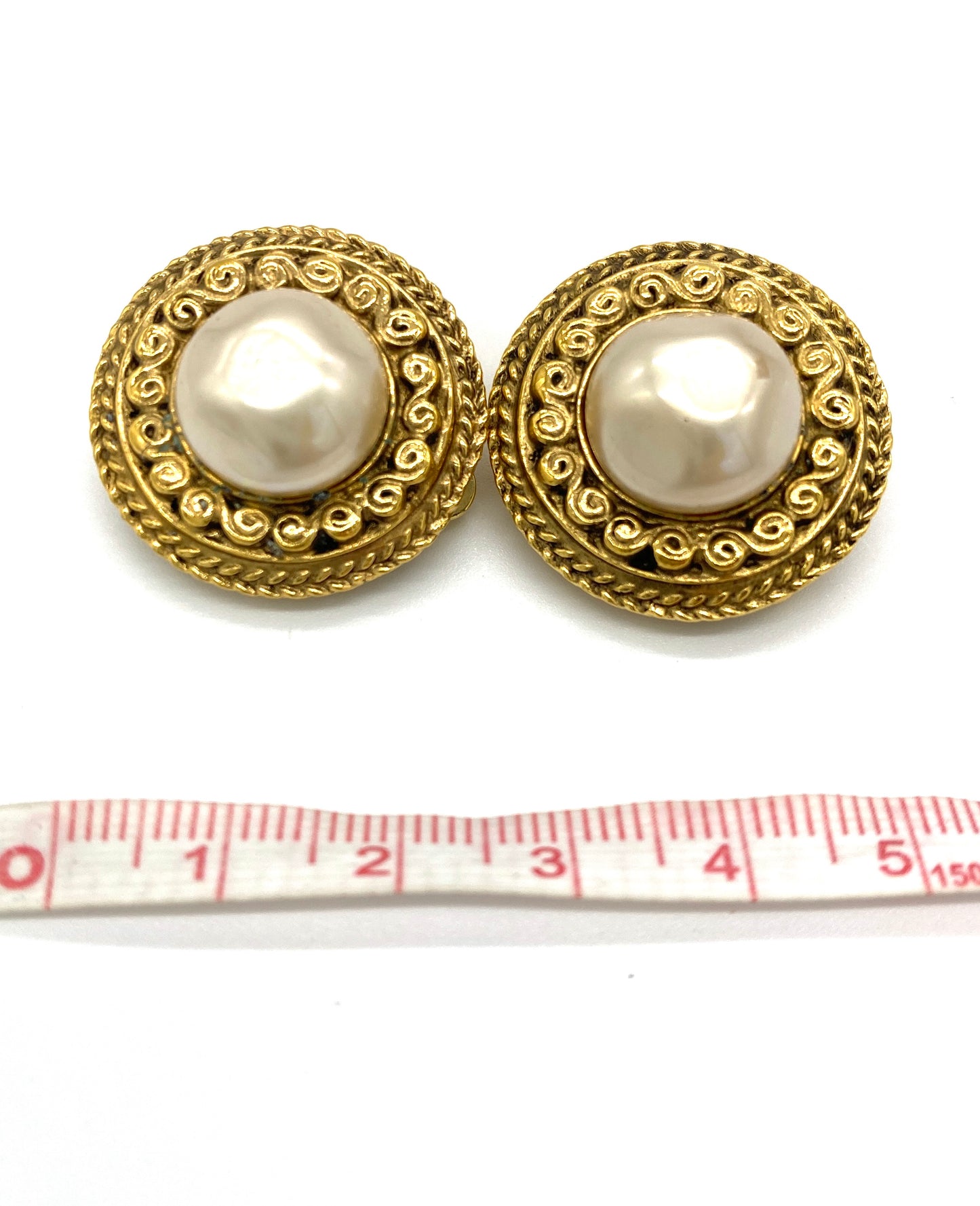 CHANEL Fake Pearl Earrings Authentic AA662