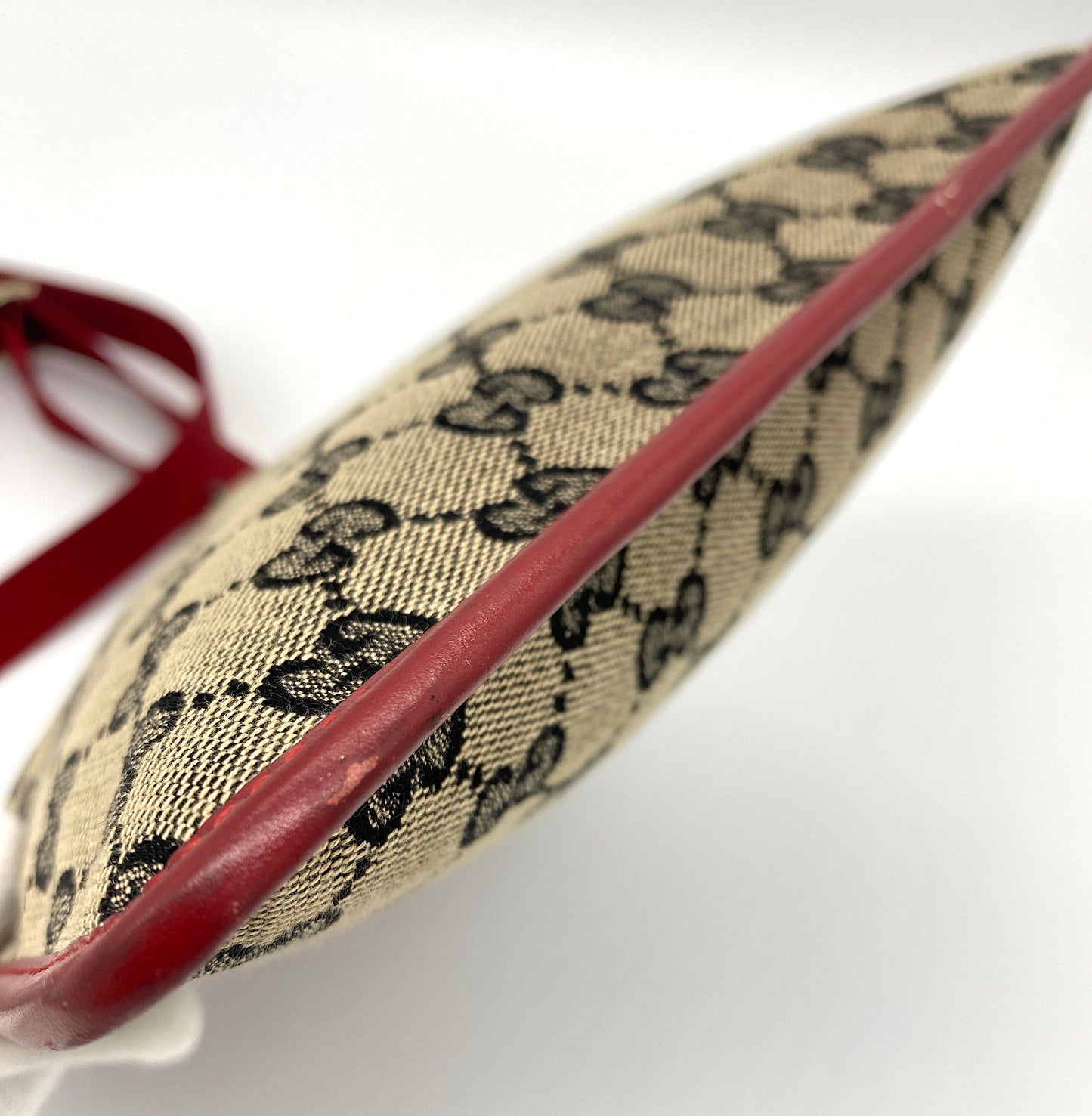 GUCCI GG Canvas Shoulder Bag Red Authentic AA672