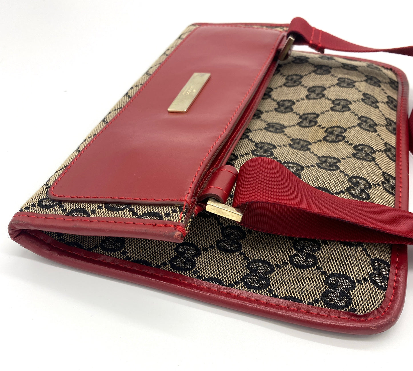 GUCCI GG Canvas Shoulder Bag Red Authentic AA672