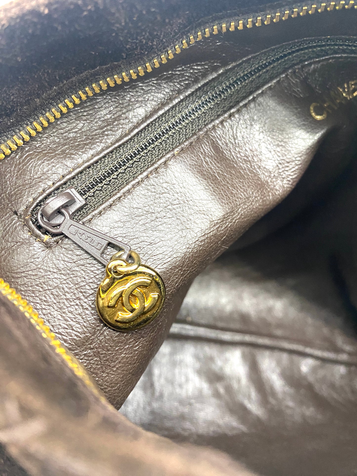 CHANEL Matelasse Chain Shoulder Bag Suede Leather Brown Authentic AA685
